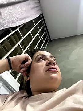 Snapshot of megvibes chatting on 13, 11, 2025 megvibes online show from 13, 11, 2025