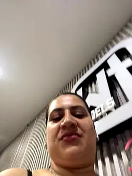 Snapshot of megvibes chatting on 16, 12, 2025 megvibes online show from 16, 12, 2025