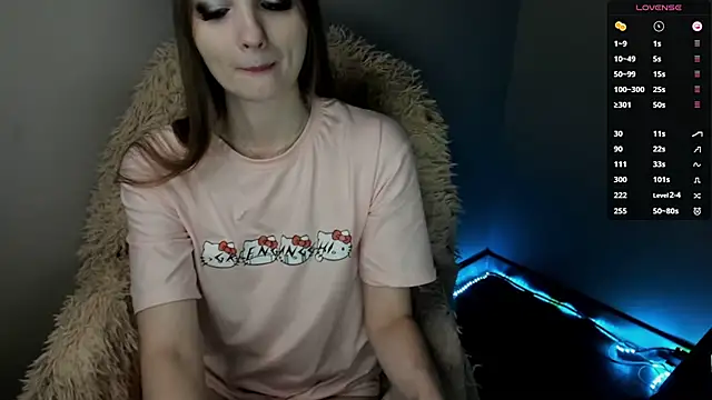 Snapshot of Victoriakittyy chatting on 8, 10, 2025 Victoriakittyy online show from 8, 10, 2025