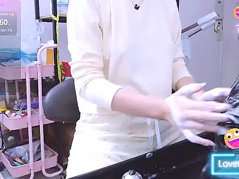 single-mom2x online show from 5, 11, 2025