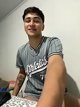 Snapshot of Tavinho067 chatting on 9, 11, 2025 Tavinho067 online show from 9, 11, 2025