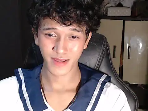 Snapshot of kenbigcockxx chatting on 24, 9, 2025 kenbigcockxx online show from 24, 9, 2025