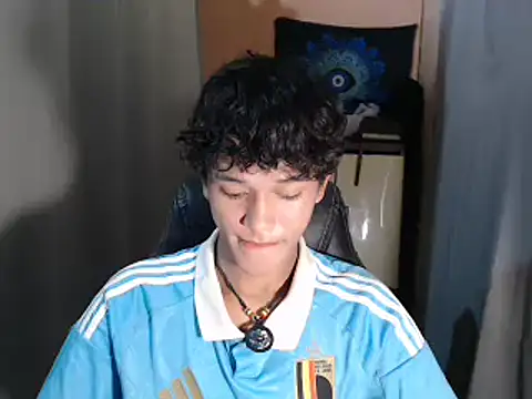 Snapshot of kenbigcockxx chatting on 3, 10, 2025 kenbigcockxx online show from 3, 10, 2025