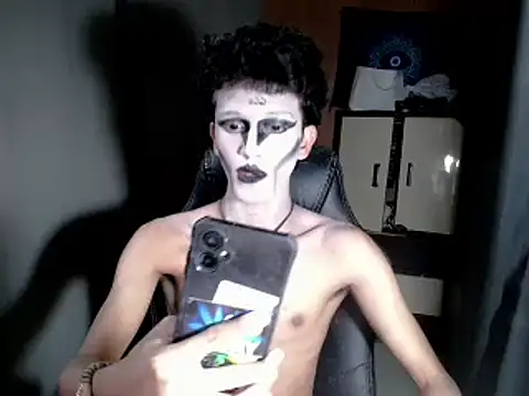 Snapshot of kenbigcockxx chatting on 5, 11, 2025 kenbigcockxx online show from 5, 11, 2025