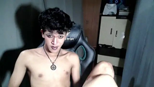 Snapshot of kenbigcockxx chatting on 9, 11, 2025 kenbigcockxx online show from 9, 11, 2025