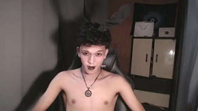 Snapshot of kenbigcockxx chatting on 12, 11, 2025 kenbigcockxx online show from 12, 11, 2025