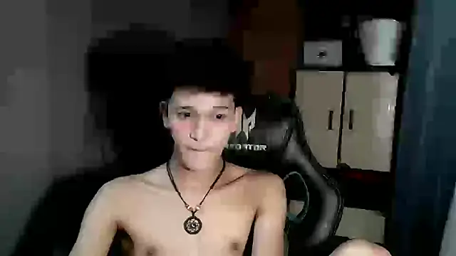 Snapshot of kenbigcockxx chatting on 19, 11, 2025 kenbigcockxx online show from 19, 11, 2025