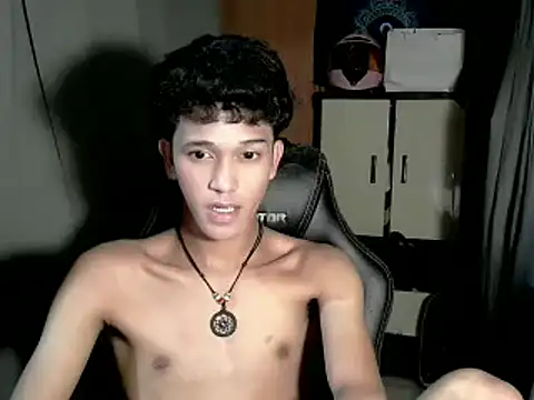 Snapshot of kenbigcockxx chatting on 23, 11, 2025 kenbigcockxx online show from 23, 11, 2025