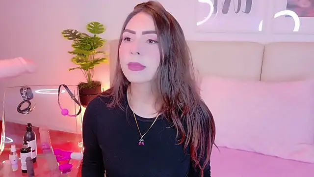 Snapshot of Heraa_Piett chatting on 21, 9, 2025 Heraa Piett online show from 21, 9, 2025