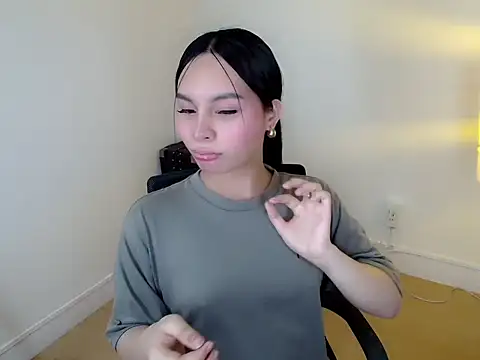 holly tabby online show from 1, 2, 2026