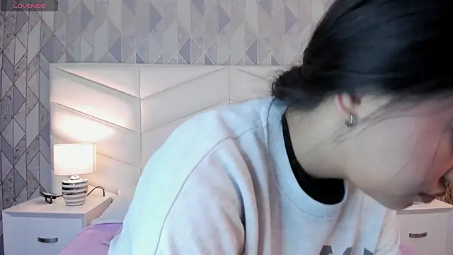 Snapshot of victoria___jonnes chatting on 17, 9, 2025 victoria jonnes online show from 17, 9, 2025