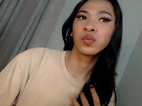 Snapshot of Annaloula chatting on 14, 12, 2025 Annaloula online show from 14, 12, 2025