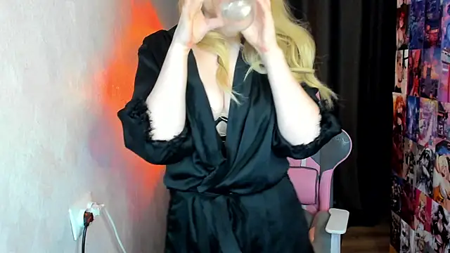 NicoleRiccii online show from 13, 12, 2025