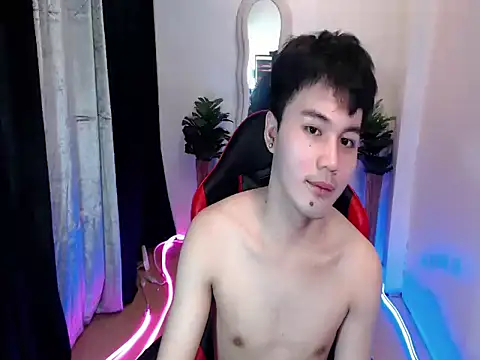 Snapshot of urasiantwink69 chatting on 28, 9, 2025 urasiantwink69 online show from 28, 9, 2025