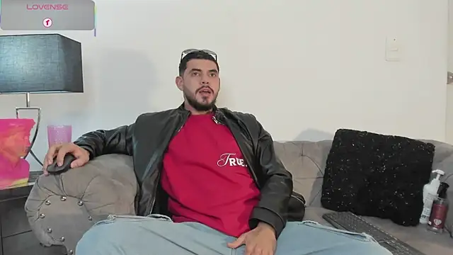 Snapshot of Dimitri_Bass chatting on 23, 11, 2025 Dimitri Bass online show from 23, 11, 2025