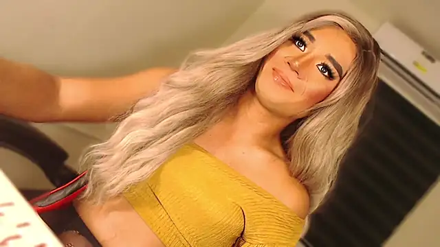 SissifyMeNow online show from 4, 10, 2025