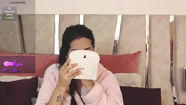 Snapshot of CamiJone chatting on 8, 9, 2025 CamiJone online show from 8, 9, 2025