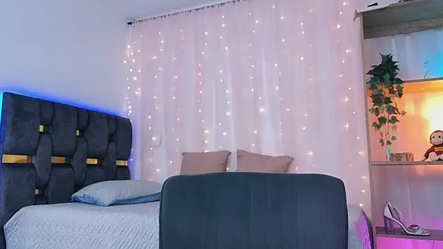 anitaglow online show from 12, 10, 2025