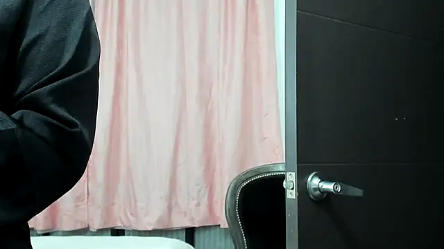 Snapshot of ADHARAMILLER__1111 chatting on 31, 10, 2025 ADHARAMILLER 1111 online show from 31, 10, 2025