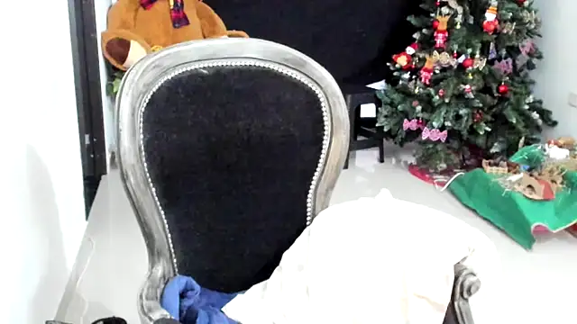 Snapshot of ADHARAMILLER__1111 chatting on 16, 12, 2025 ADHARAMILLER 1111 online show from 16, 12, 2025