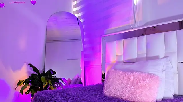 Snapshot of sara_goddess01 chatting on 19, 9, 2025 sara goddess01 online show from 19, 9, 2025