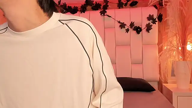 Daphne And Roger online show from 7, 2, 2026