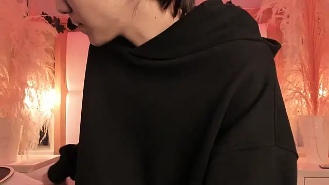 Daphne And Roger online show from 9, 2, 2026