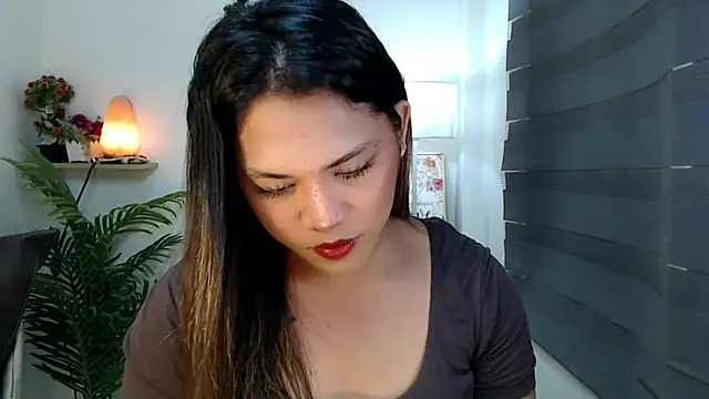 Snapshot of scarlett_brownx69 chatting on 15, 12, 2025 scarlett brownx69 online show from 15, 12, 2025