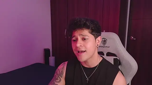 domsantiago  online show from 1, 10, 2025