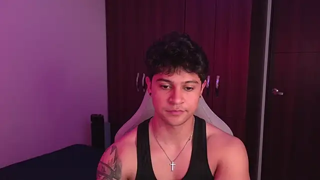 domsantiago  online show from 2, 10, 2025