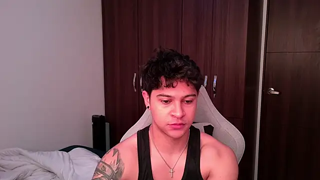 domsantiago  online show from 2, 10, 2025