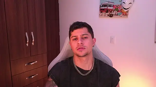 domsantiago  online show from 1, 11, 2025