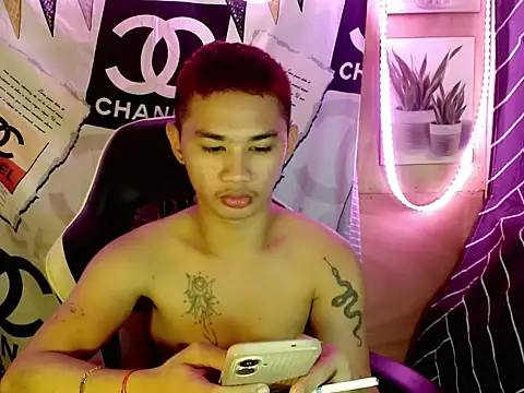 Snapshot of asianhardcock25 chatting on 8, 10, 2025 asianhardcock25 online show from 8, 10, 2025