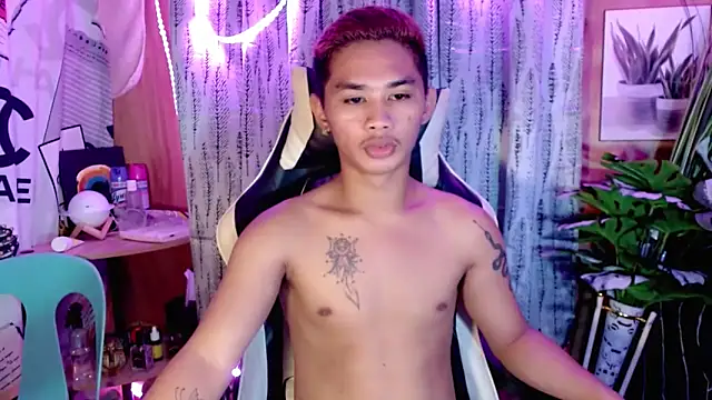 Snapshot of asianhardcock25 chatting on 19, 10, 2025 asianhardcock25 online show from 19, 10, 2025