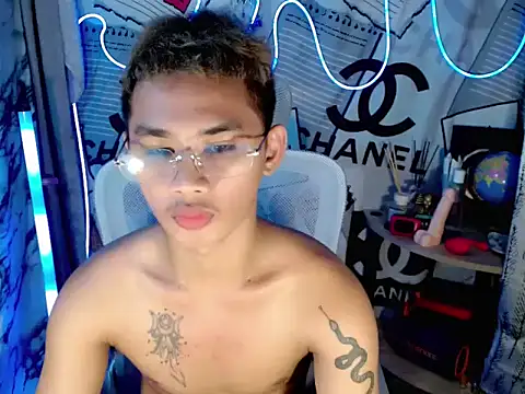 Snapshot of asianhardcock25 chatting on 3, 2, 2026 asianhardcock25 online show from 3, 2, 2026