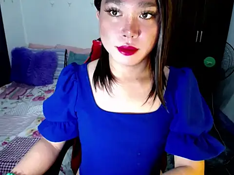 Urassiansweetcummer online show from 11, 9, 2025