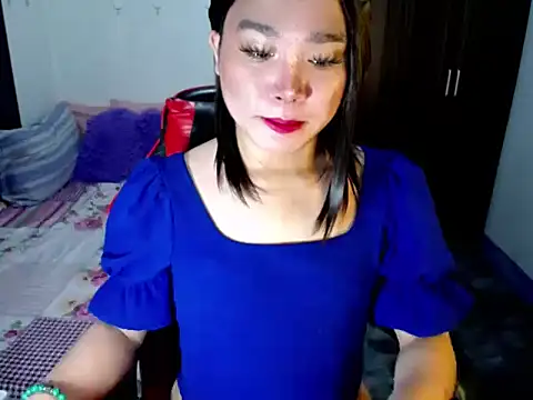 Urassiansweetcummer online show from 25, 9, 2025