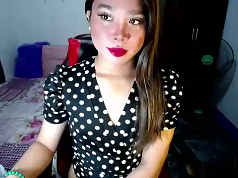 Urassiansweetcummer online show from 27, 10, 2025