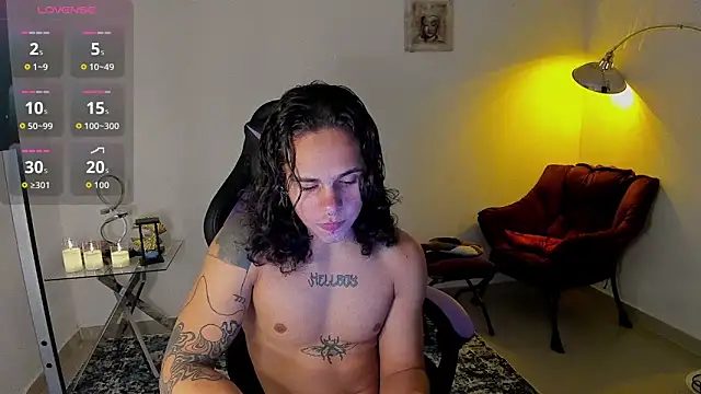 Snapshot of Maximiliano_scoott__ chatting on 18, 11, 2025 Maximiliano scoott online show from 18, 11, 2025