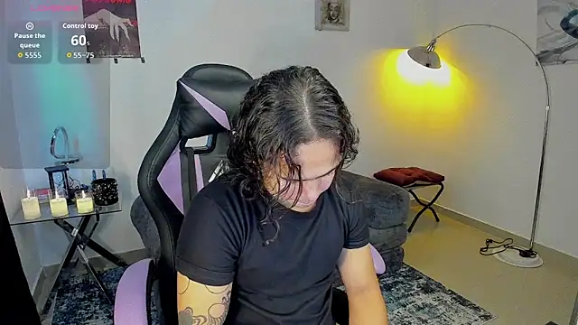 Snapshot of Maximiliano_scoott__ chatting on 22, 11, 2025 Maximiliano scoott online show from 22, 11, 2025