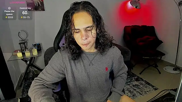 Snapshot of Maximiliano_scoott__ chatting on 28, 11, 2025 Maximiliano scoott online show from 28, 11, 2025