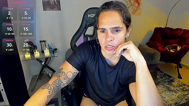 Snapshot of Maximiliano_scoott__ chatting on 15, 12, 2025 Maximiliano scoott online show from 15, 12, 2025