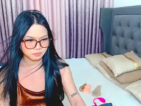 Snapshot of Camilla_morena25 chatting on 12, 11, 2025 Camilla morena25 online show from 12, 11, 2025