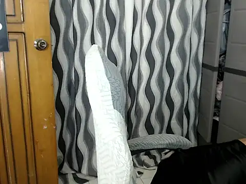 sweetiie caren online show from 17, 4, 2026