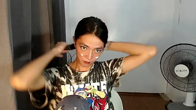 Snapshot of slimladyxoxo chatting on 21, 9, 2025 slimladyxoxo online show from 21, 9, 2025