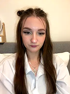 AdelinaEmber online show from 18, 11, 2025