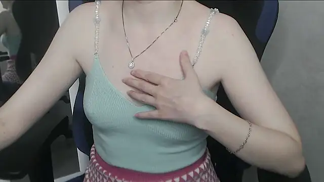 Snapshot of cute_elfy_ chatting on 28, 7, 2026 cute elfy online show from 28, 7, 2026