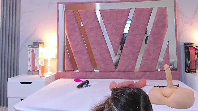 Wonderkloe  online show from 3, 2, 2026