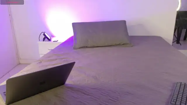 BeccaReedd online show from 1, 10, 2025