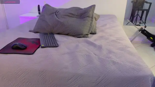 BeccaReedd online show from 3, 10, 2025